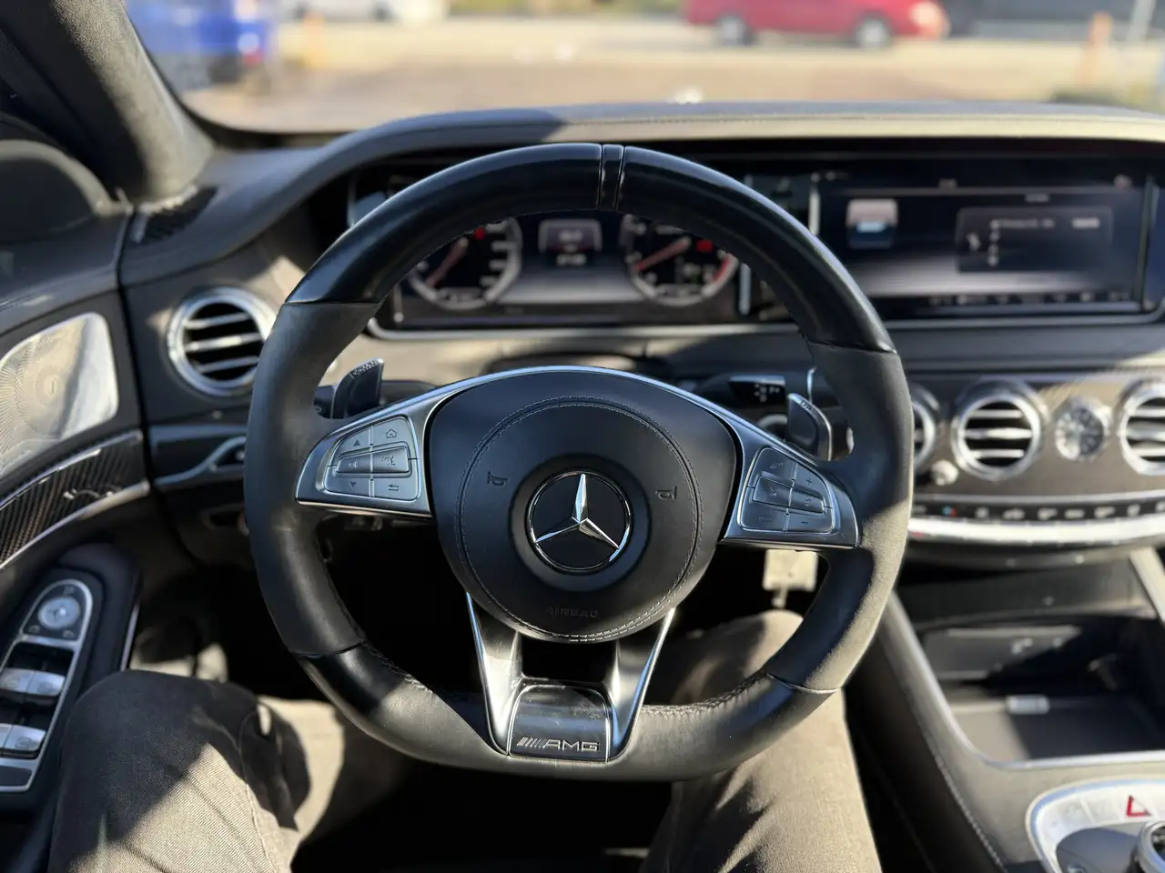 Mercedes-Benz S-Class снимка Mercedes-Benz S-Class