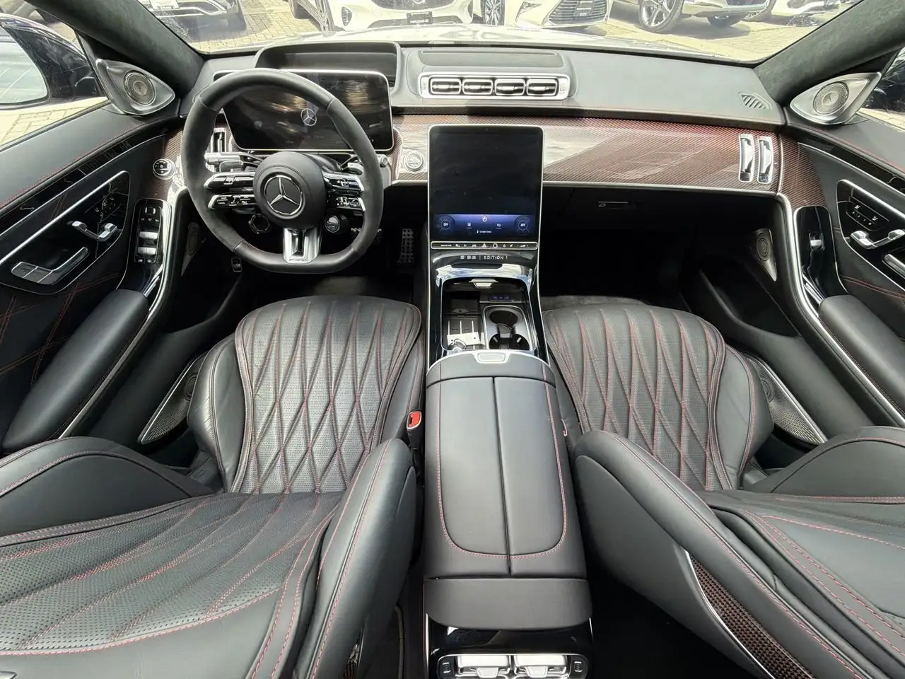 Mercedes-Benz S-Class снимка Mercedes-Benz S-Class