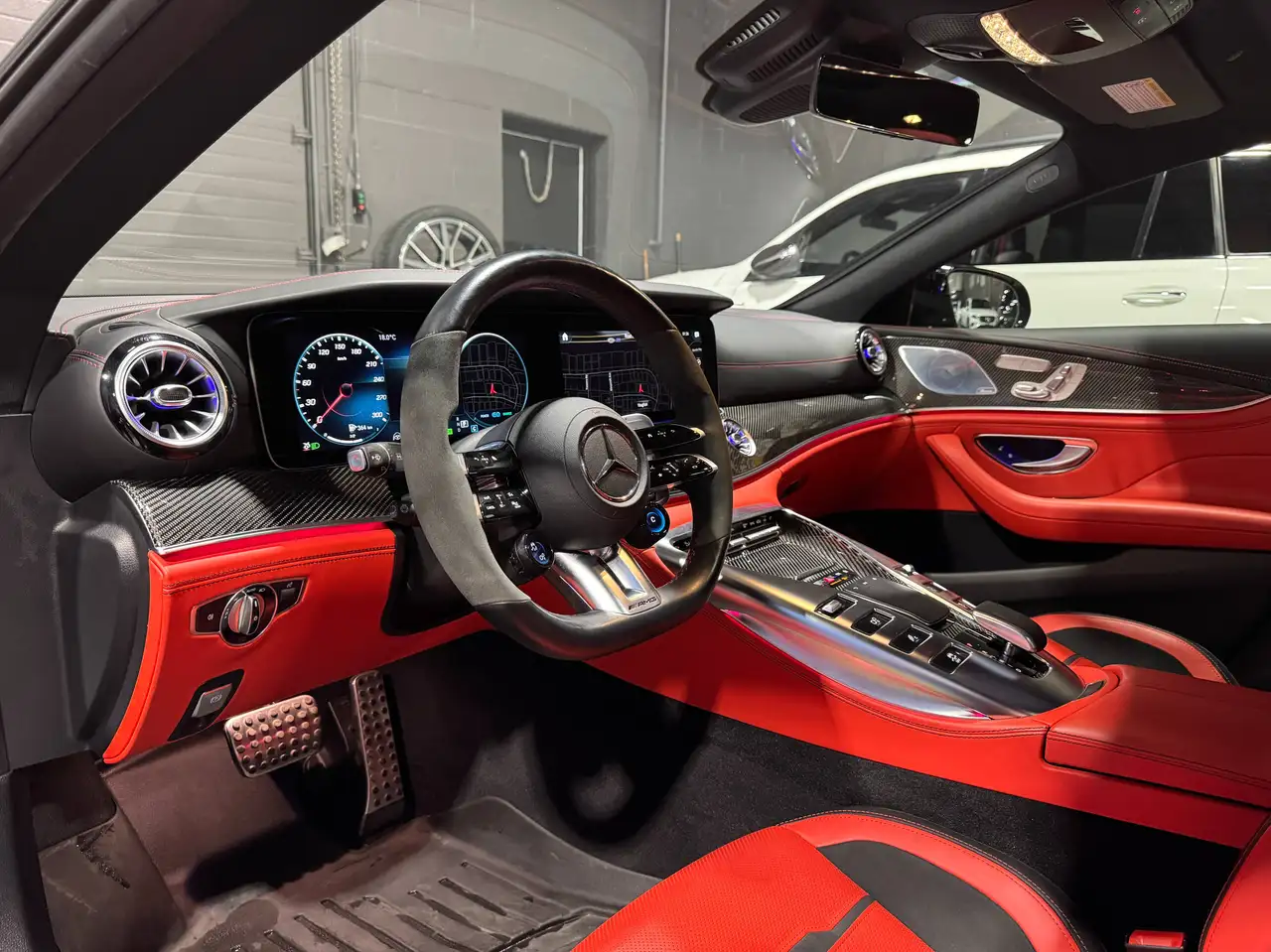 Mercedes-Benz AMG GT снимка Mercedes-Benz AMG GT