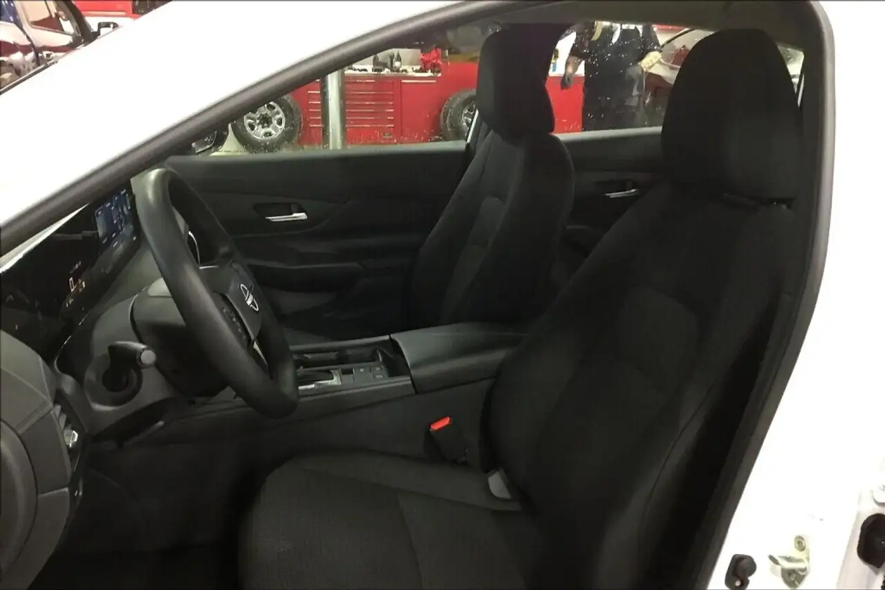 Nissan Sentra снимка Nissan Sentra