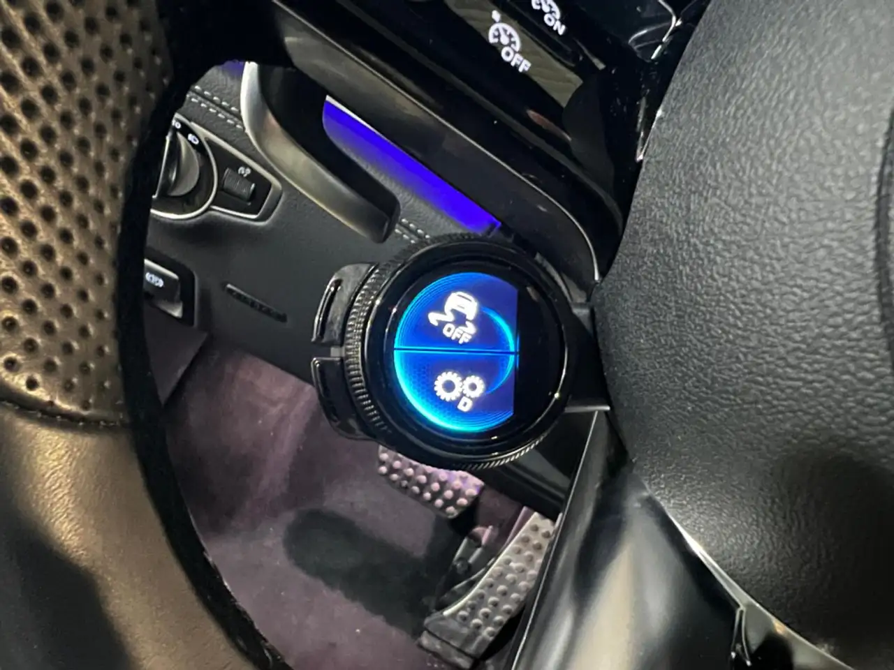 Mercedes-Benz AMG GT снимка Mercedes-Benz AMG GT