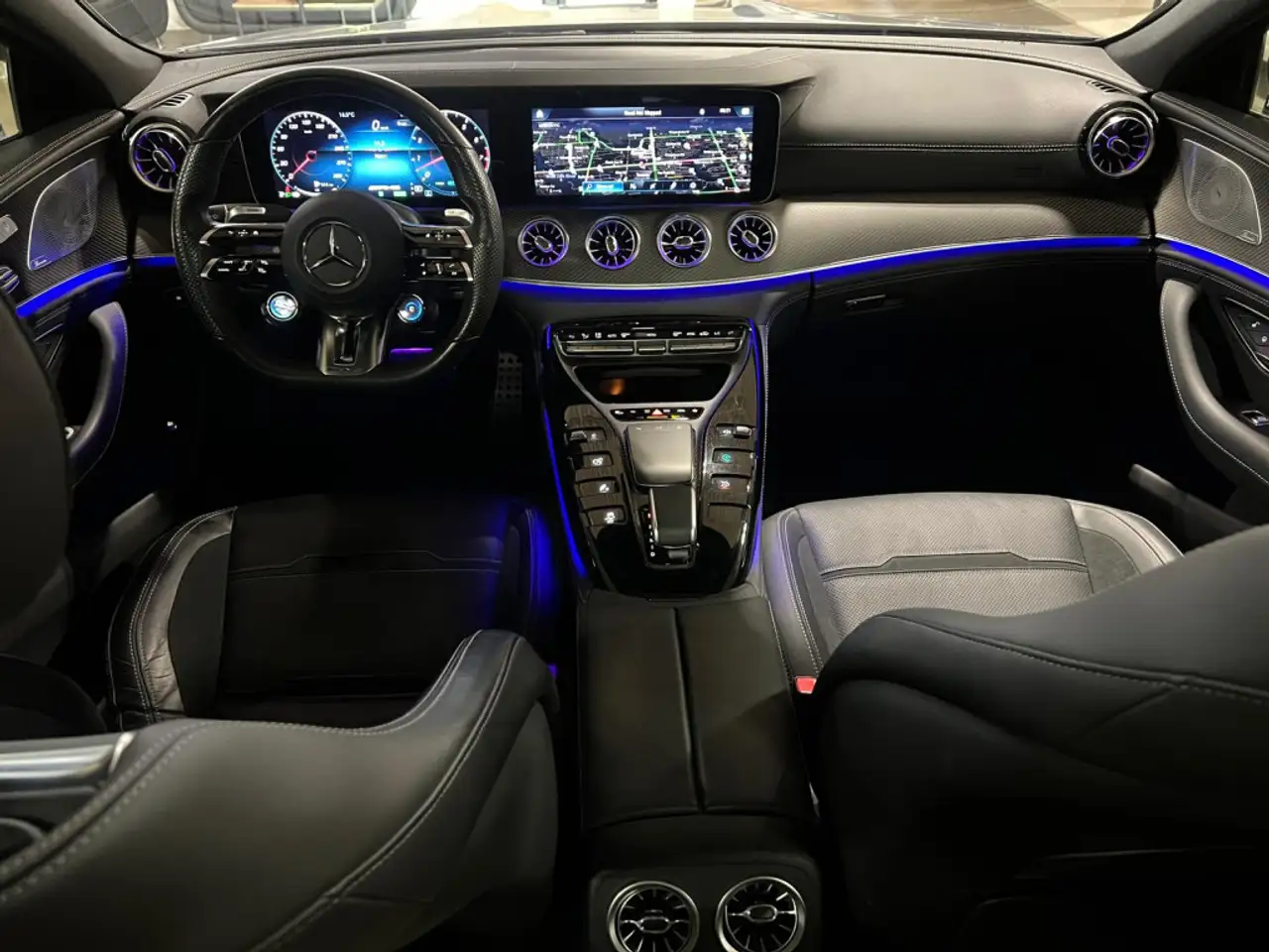 Mercedes-Benz AMG GT снимка Mercedes-Benz AMG GT