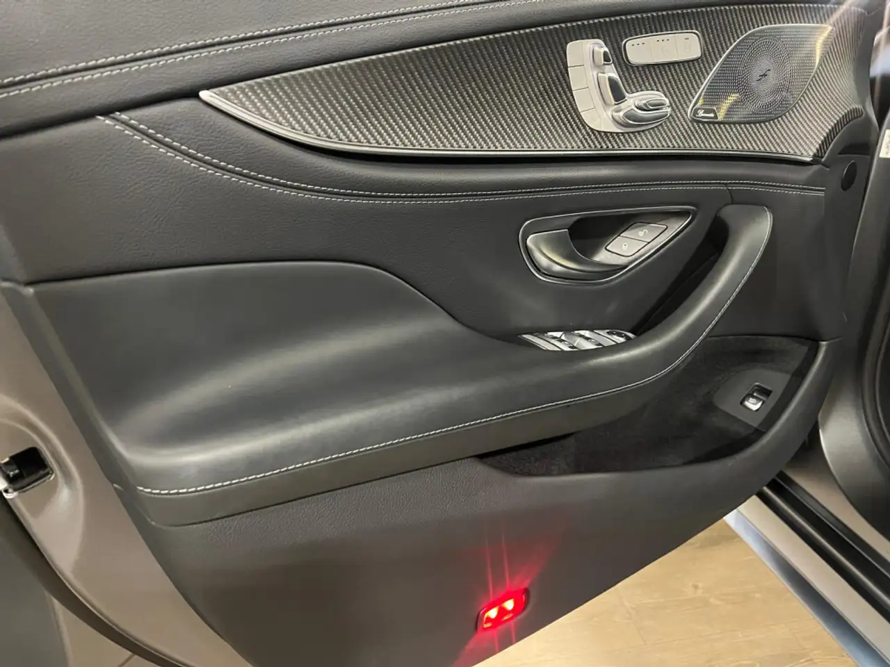 Mercedes-Benz AMG GT снимка Mercedes-Benz AMG GT