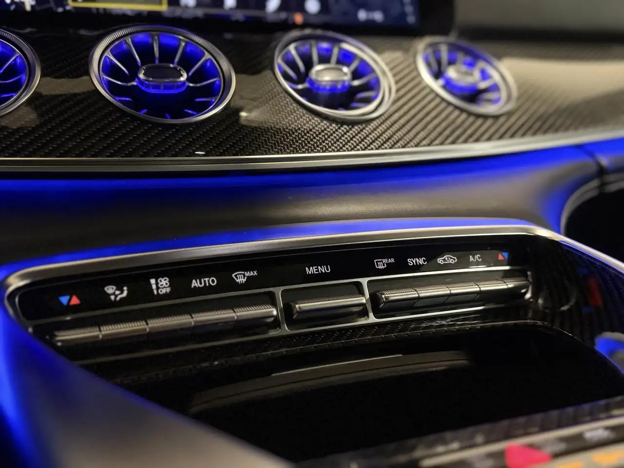 Mercedes-Benz AMG GT снимка Mercedes-Benz AMG GT