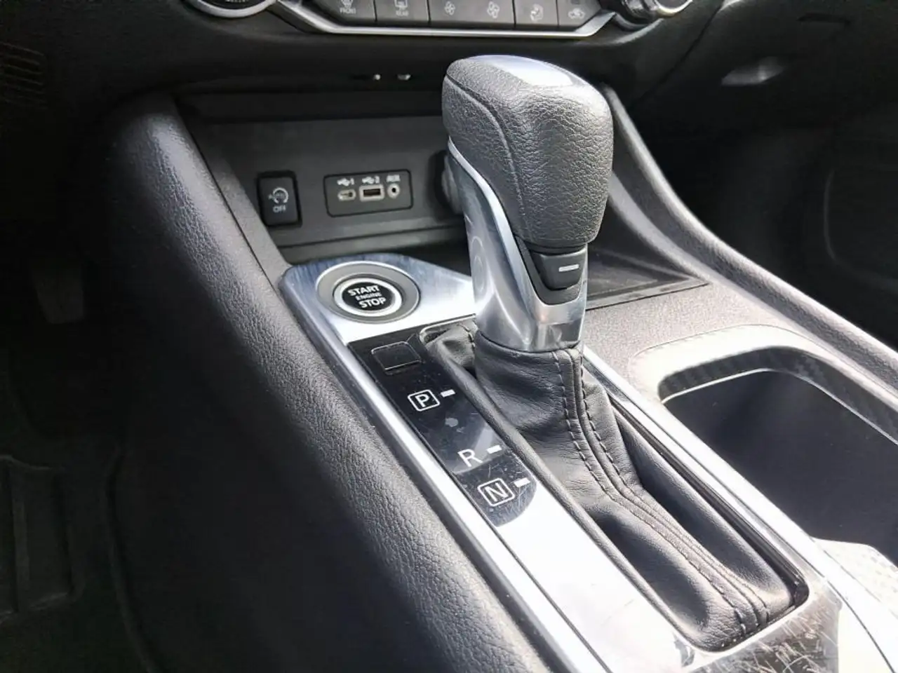 Nissan Sentra снимка Nissan Sentra