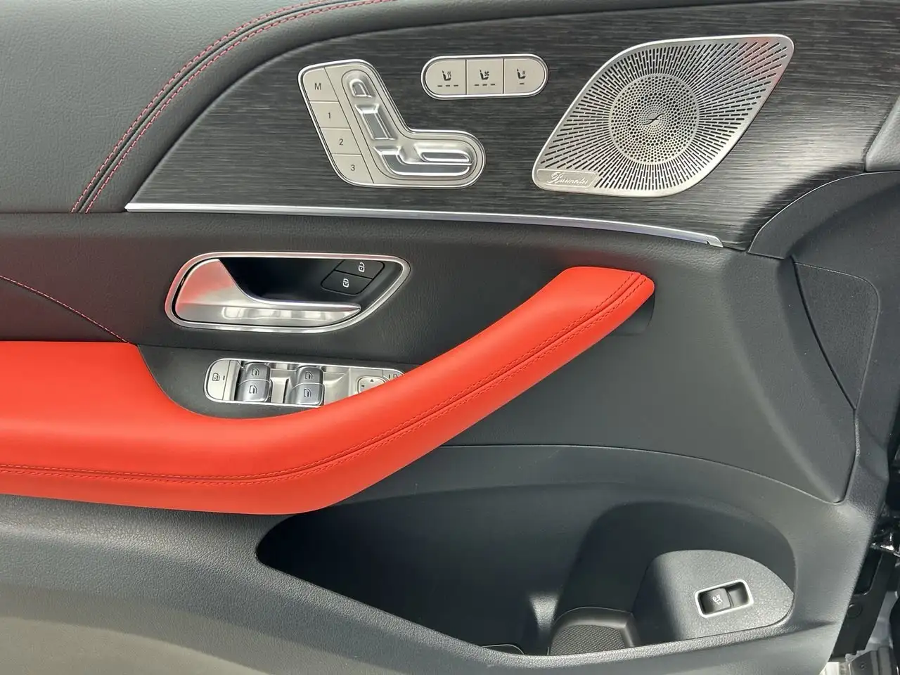 Mercedes-Benz GLE снимка Mercedes-Benz GLE