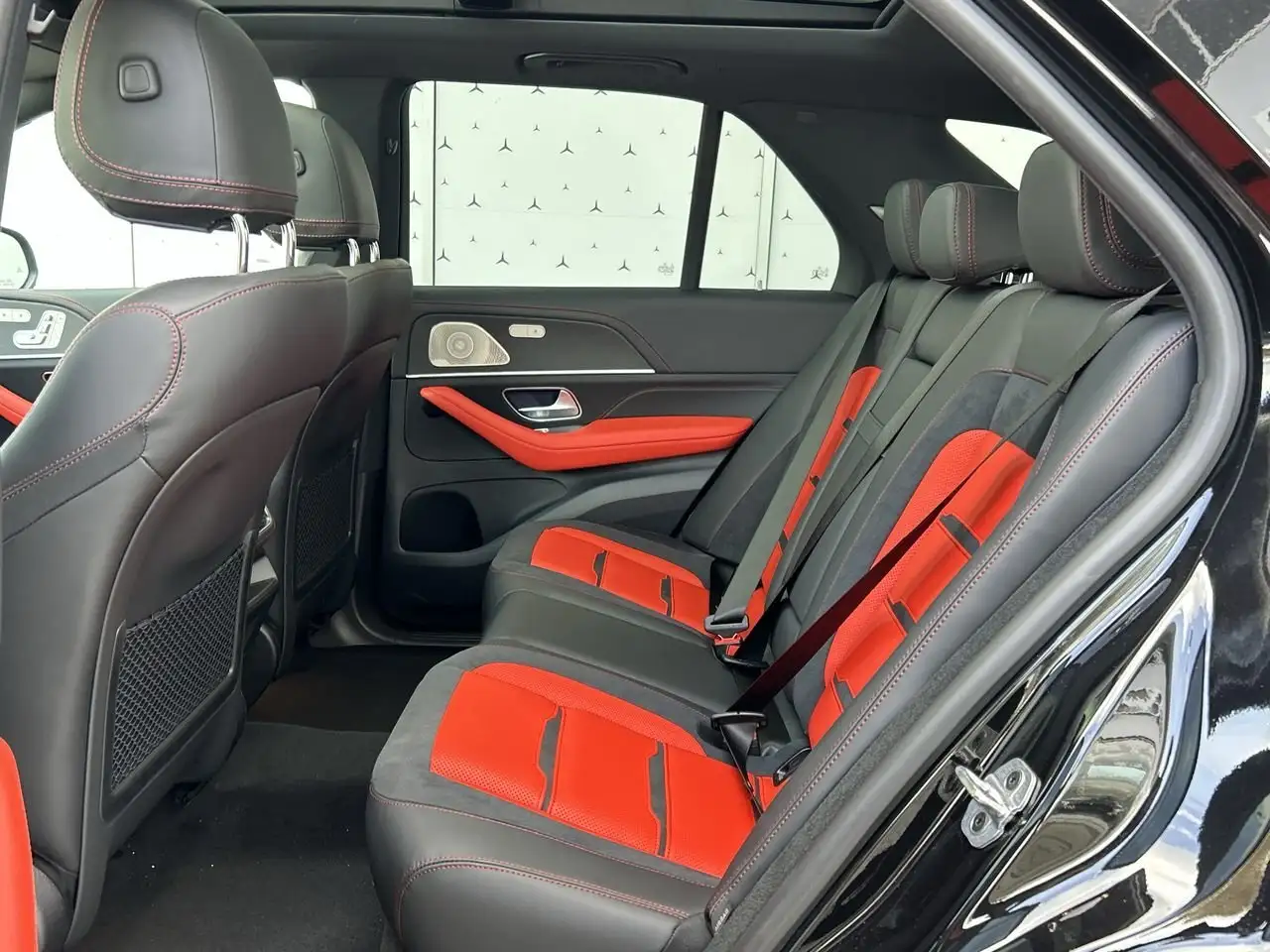 Mercedes-Benz GLE снимка Mercedes-Benz GLE
