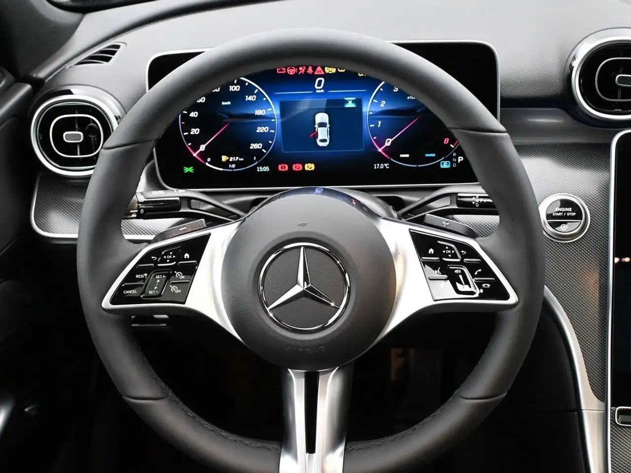 Mercedes-Benz C-Class снимка Mercedes-Benz C-Class