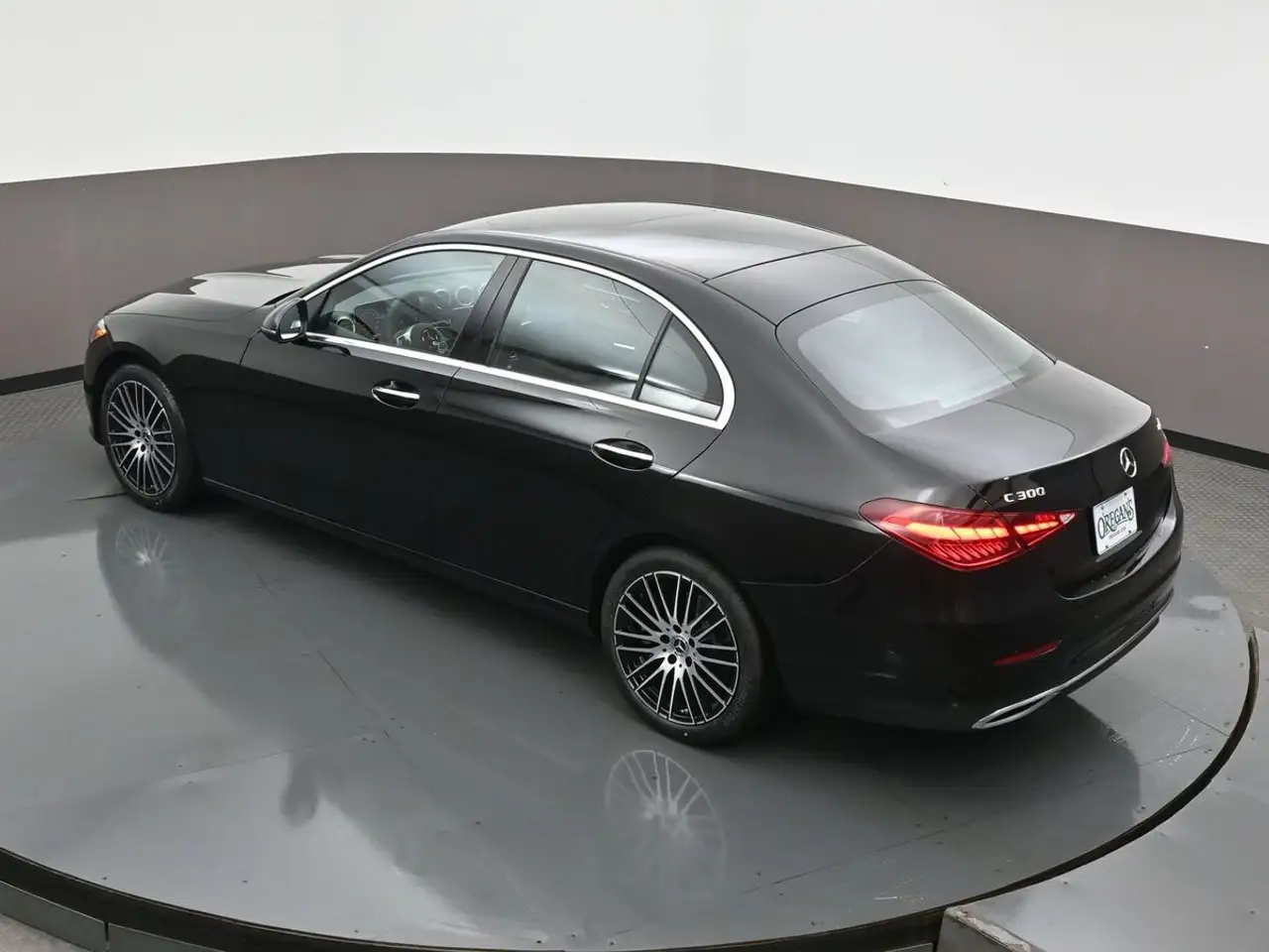 Mercedes-Benz C-Class снимка Mercedes-Benz C-Class