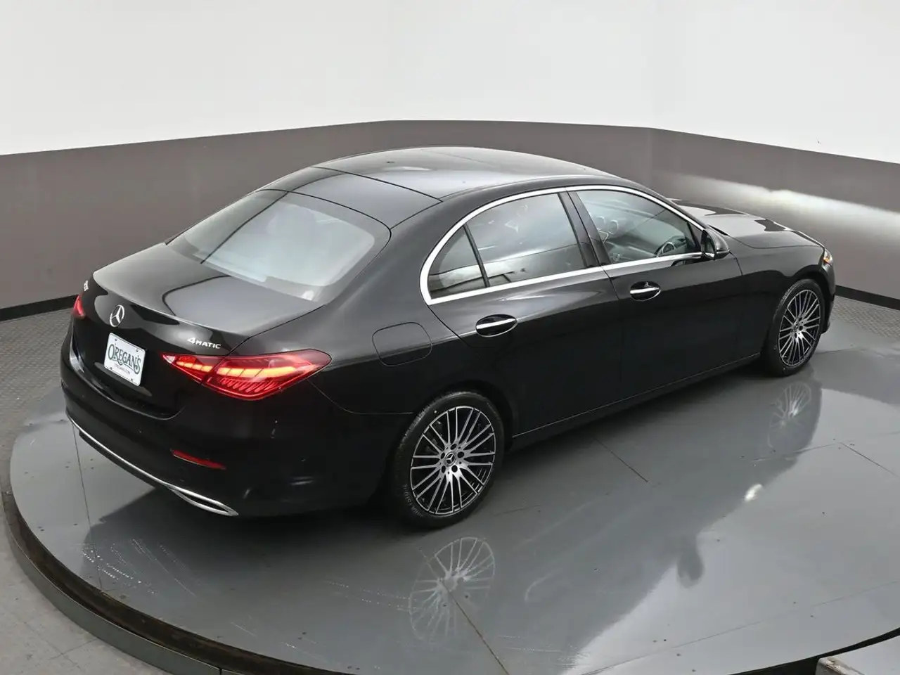 Mercedes-Benz C-Class снимка Mercedes-Benz C-Class