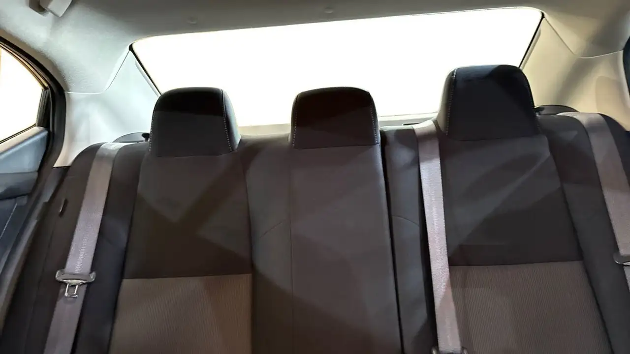 Nissan Sentra снимка Nissan Sentra