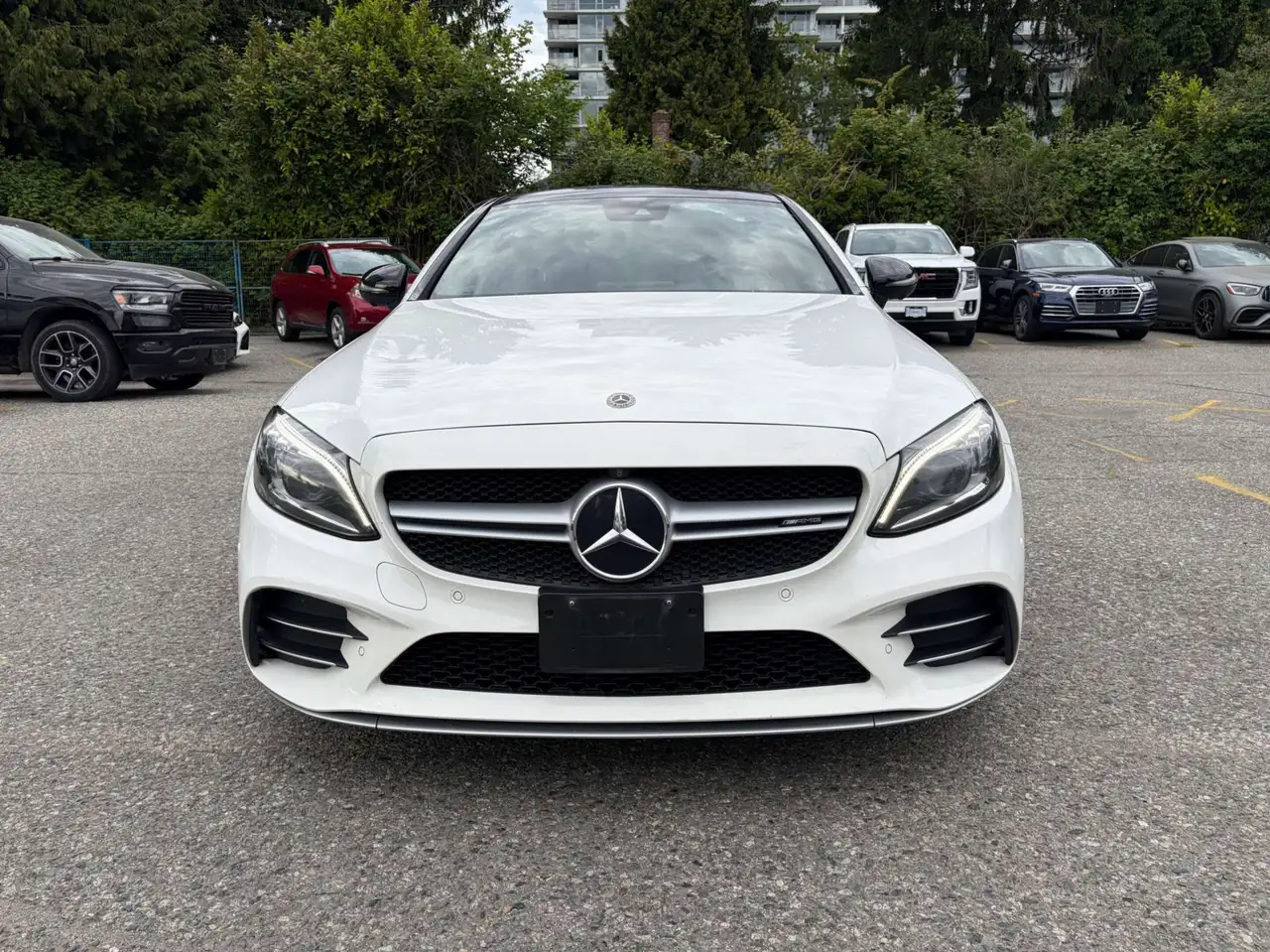 Mercedes-Benz C-Class снимка Mercedes-Benz C-Class