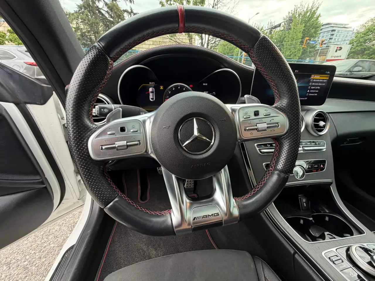 Mercedes-Benz C-Class снимка Mercedes-Benz C-Class