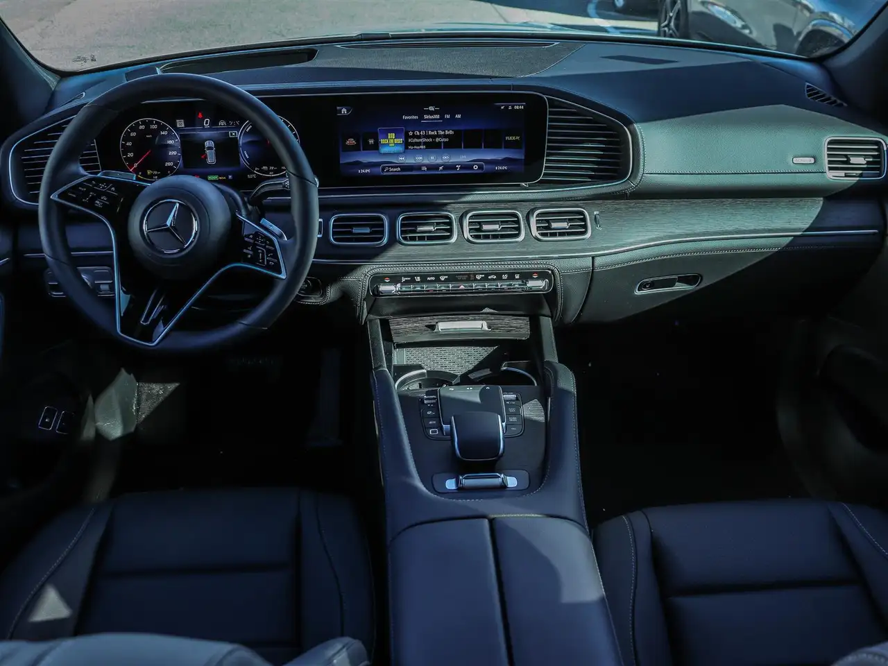 Mercedes-Benz GLE снимка Mercedes-Benz GLE