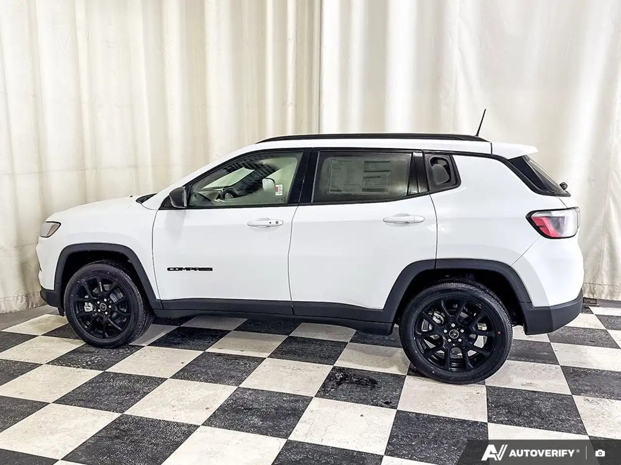 Jeep Compass photo Jeep Compass
