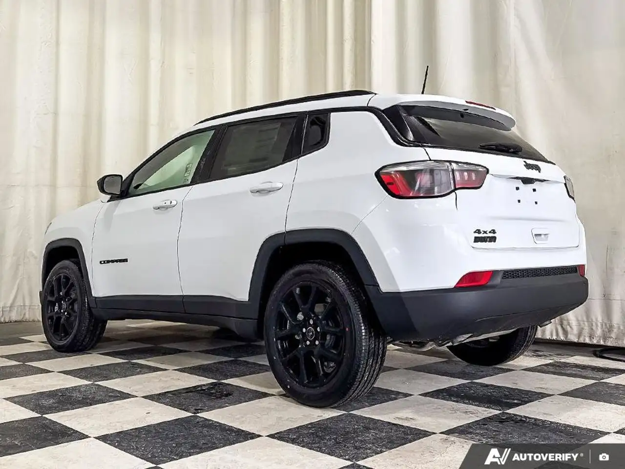 Jeep Compass photo Jeep Compass