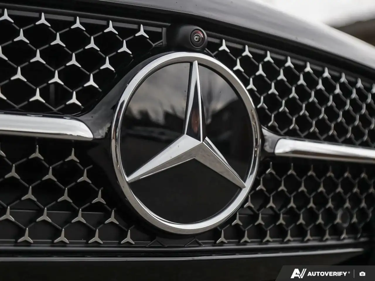 Mercedes-Benz C-Class снимка Mercedes-Benz C-Class