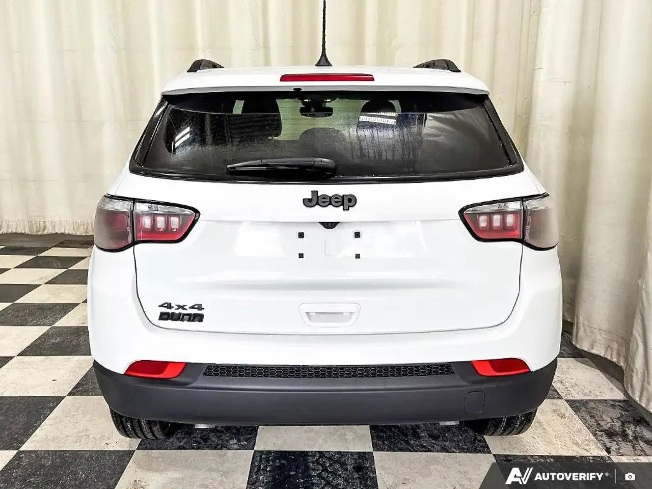 Jeep Compass photo Jeep Compass