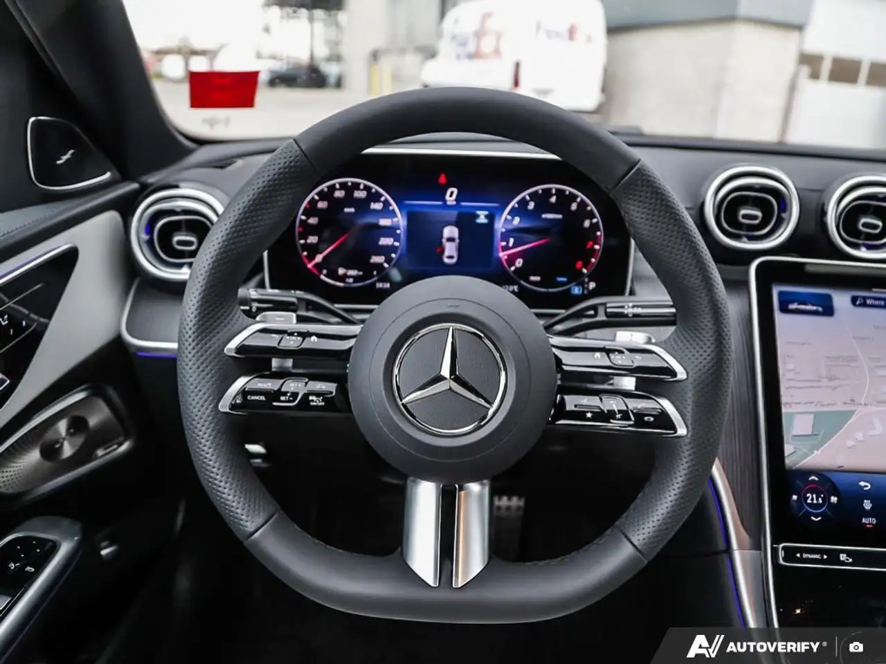 Mercedes-Benz C-Class снимка Mercedes-Benz C-Class