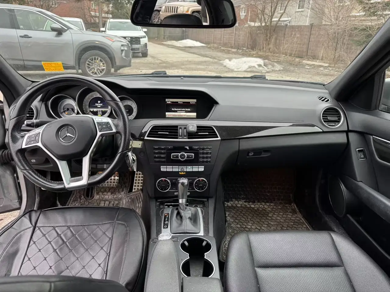 Mercedes-Benz C-Class снимка Mercedes-Benz C-Class