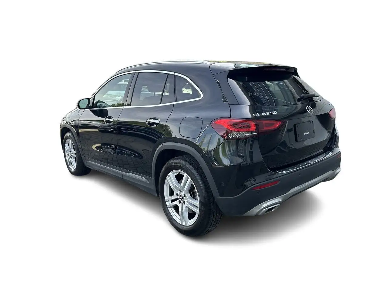 Mercedes-Benz GLA снимка Mercedes-Benz GLA