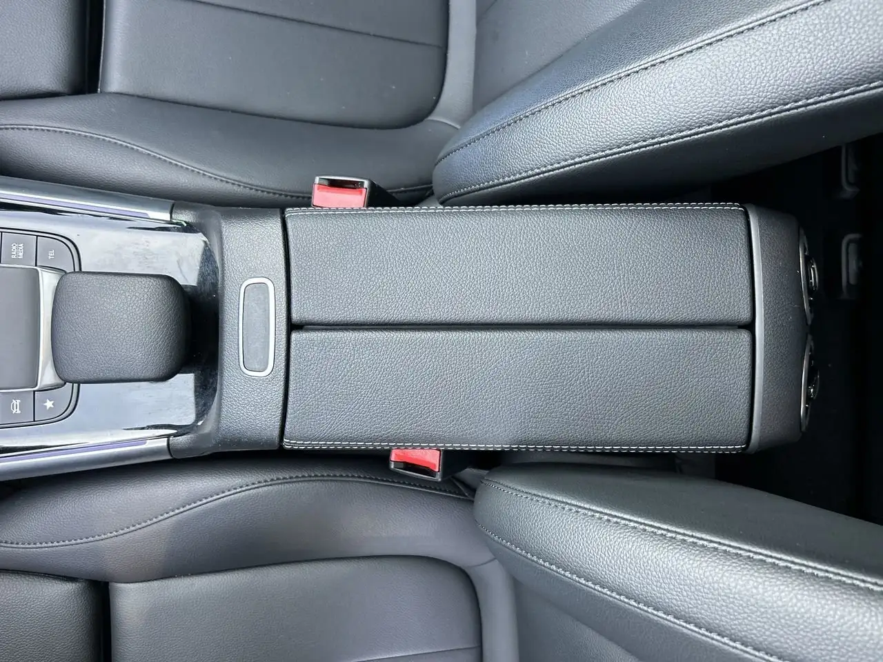 Mercedes-Benz GLA снимка Mercedes-Benz GLA