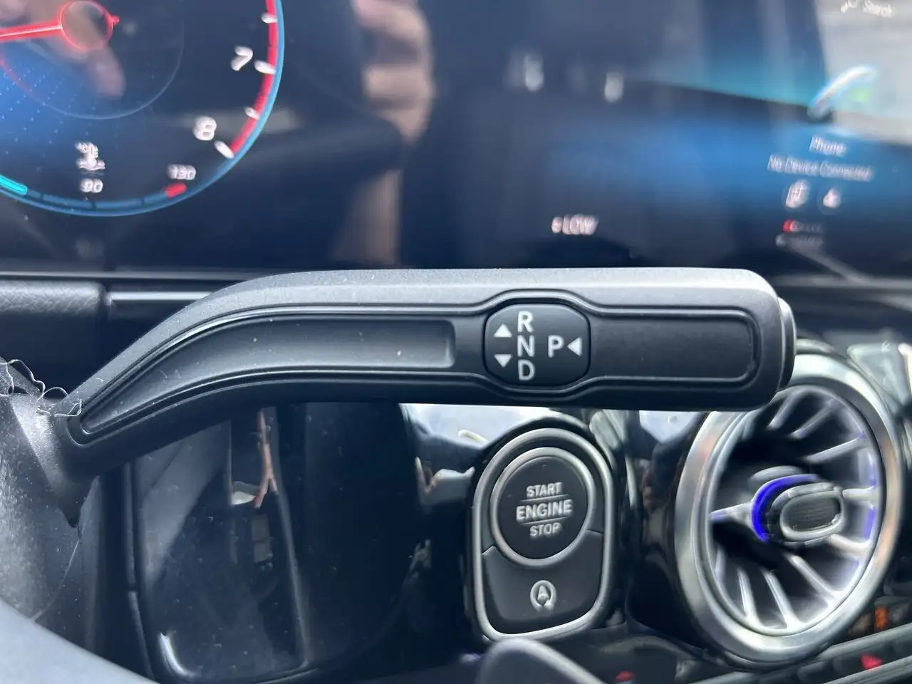 Mercedes-Benz GLA снимка Mercedes-Benz GLA