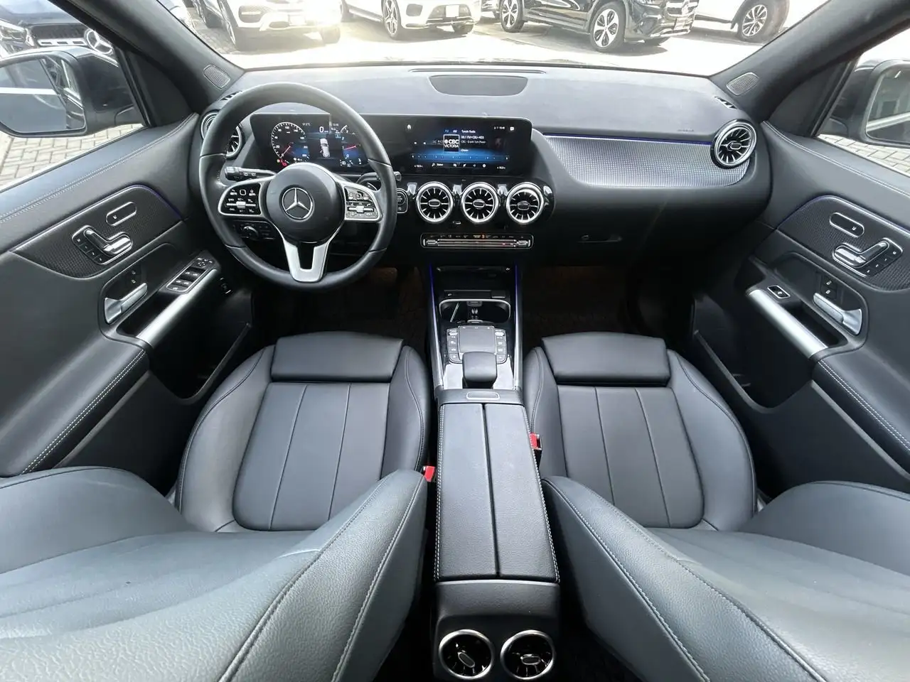 Mercedes-Benz GLA снимка Mercedes-Benz GLA