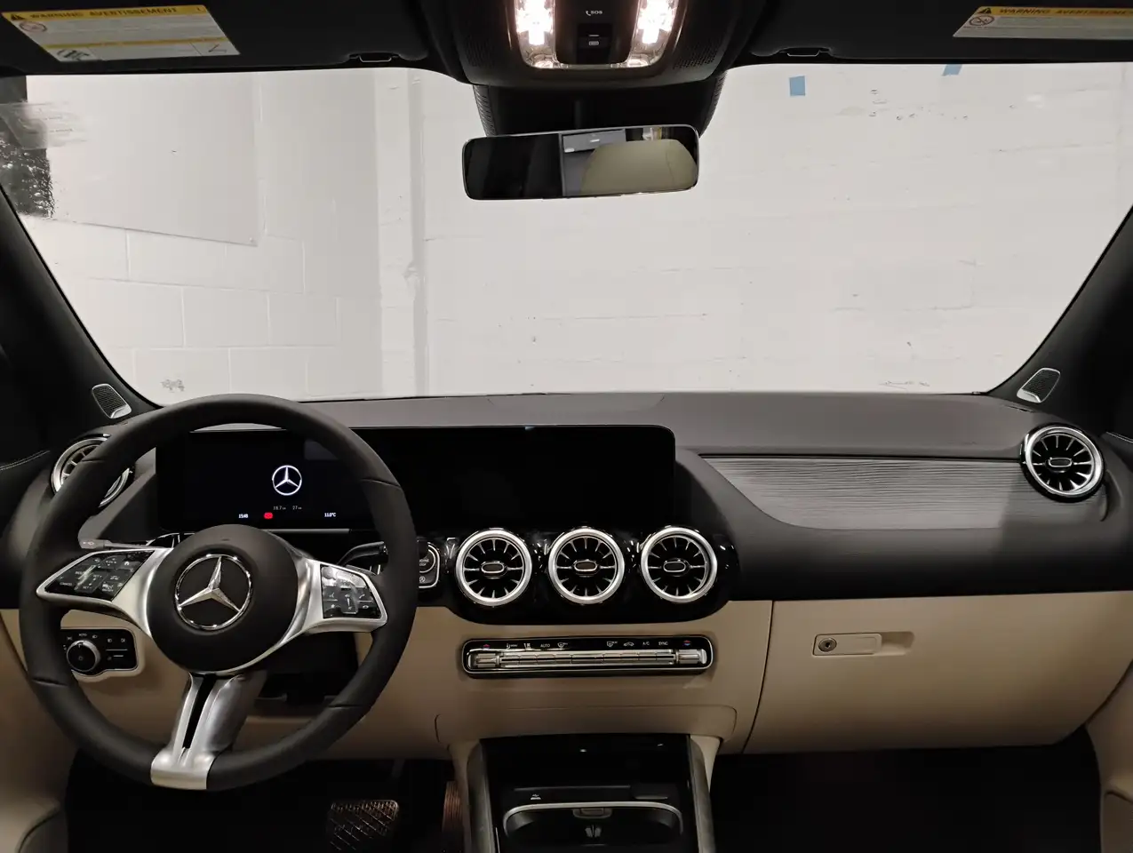 Mercedes-Benz GLA снимка Mercedes-Benz GLA