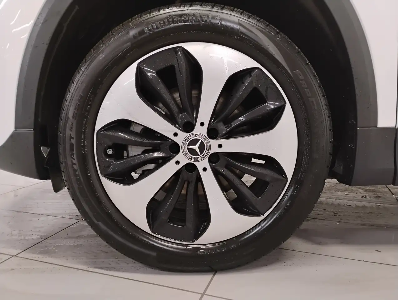 Mercedes-Benz GLA снимка Mercedes-Benz GLA