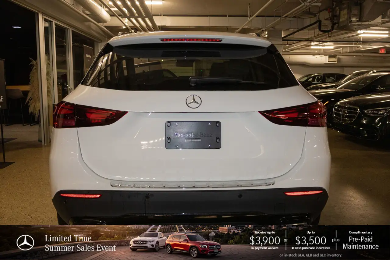 Mercedes-Benz GLA снимка Mercedes-Benz GLA