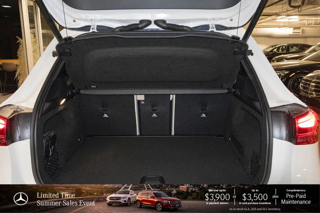 Mercedes-Benz GLA снимка Mercedes-Benz GLA