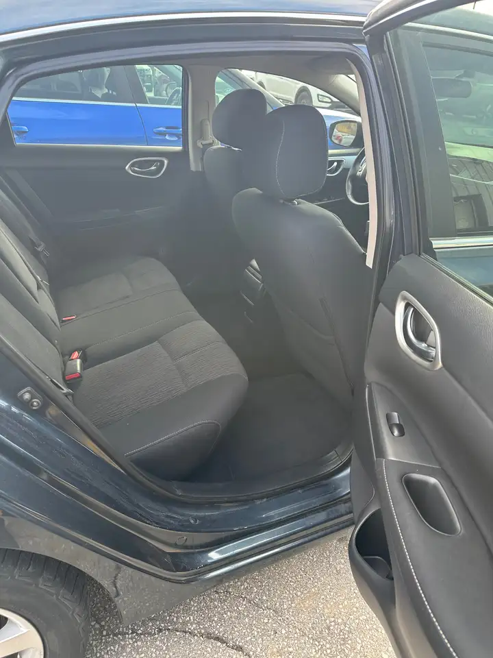 Nissan Sentra снимка Nissan Sentra