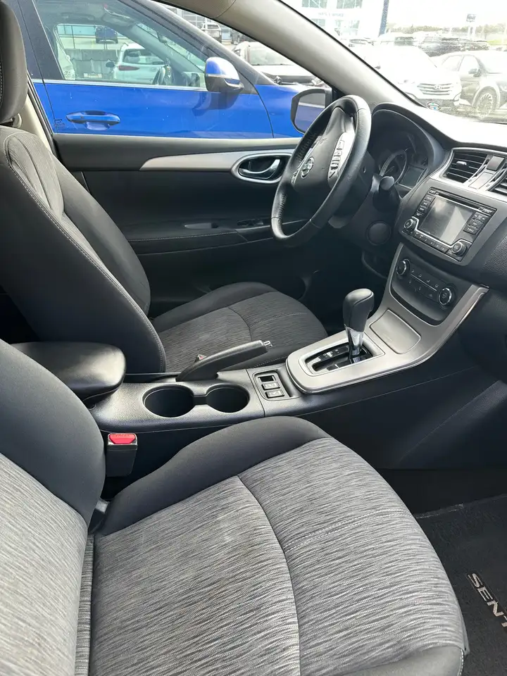 Nissan Sentra снимка Nissan Sentra