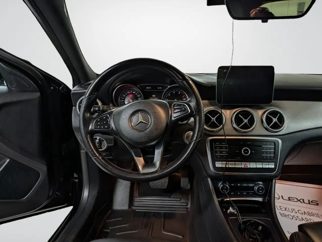 Mercedes-Benz GLA fotografie Mercedes-Benz GLA
