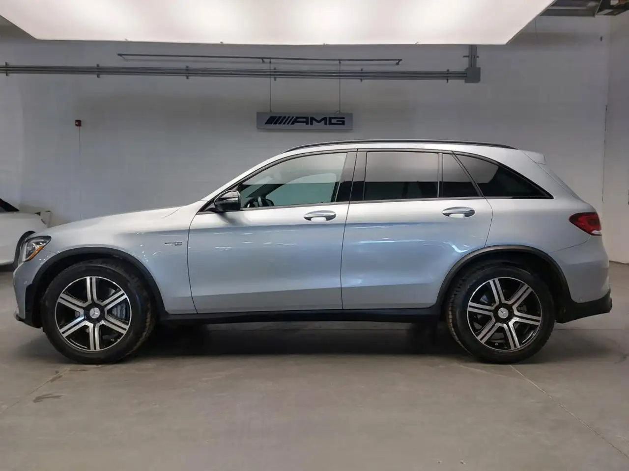 Mercedes-Benz GLC снимка Mercedes-Benz GLC