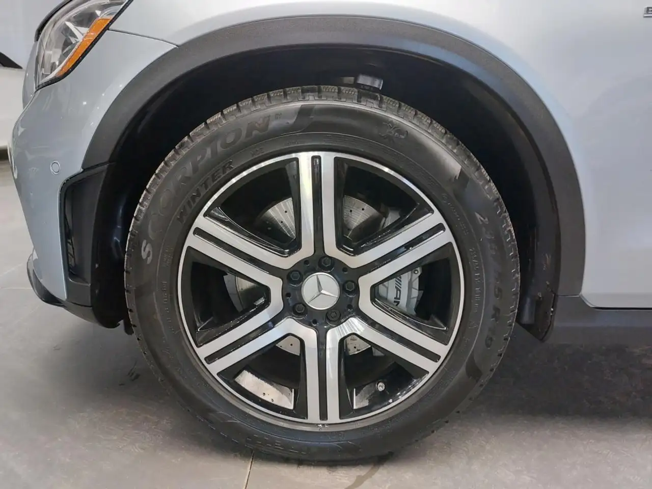 Mercedes-Benz GLC снимка Mercedes-Benz GLC
