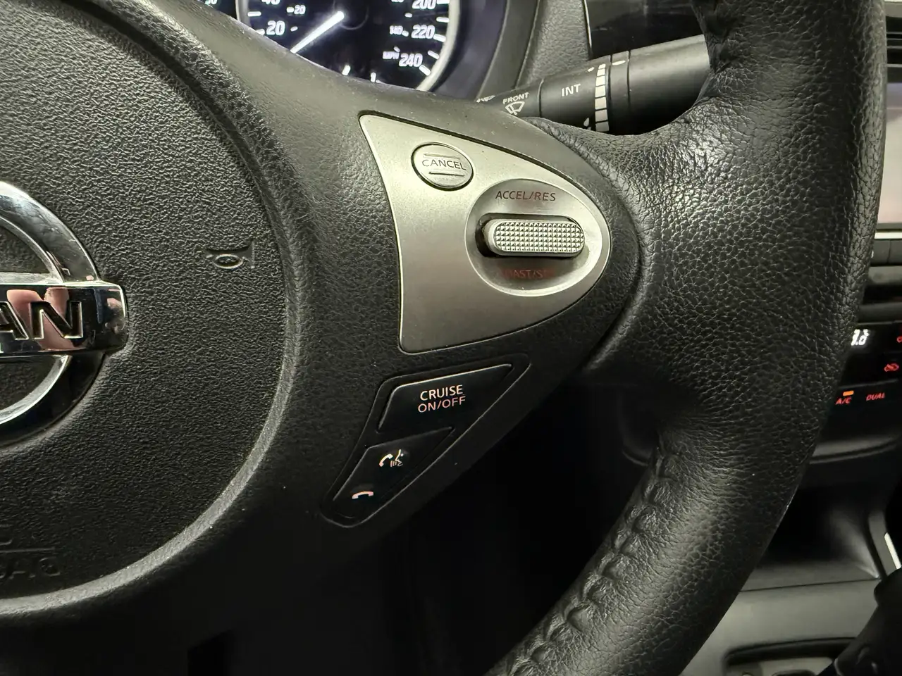 Nissan Sentra fotografie Nissan Sentra