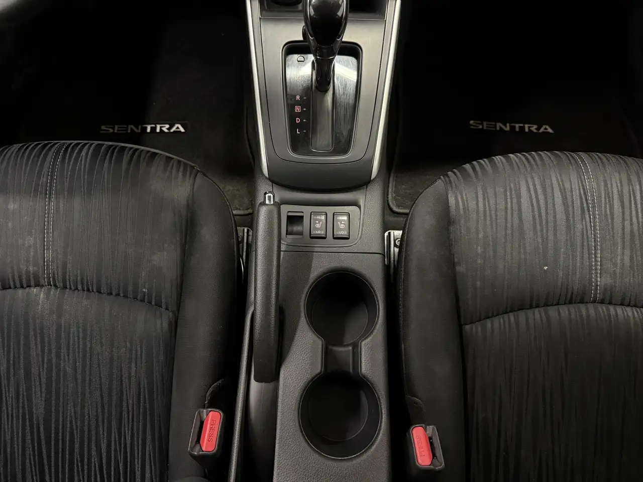 Nissan Sentra fotografie Nissan Sentra