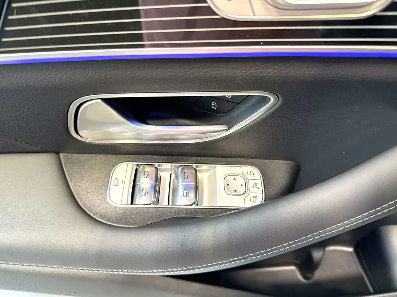Mercedes-Benz GLE снимка Mercedes-Benz GLE