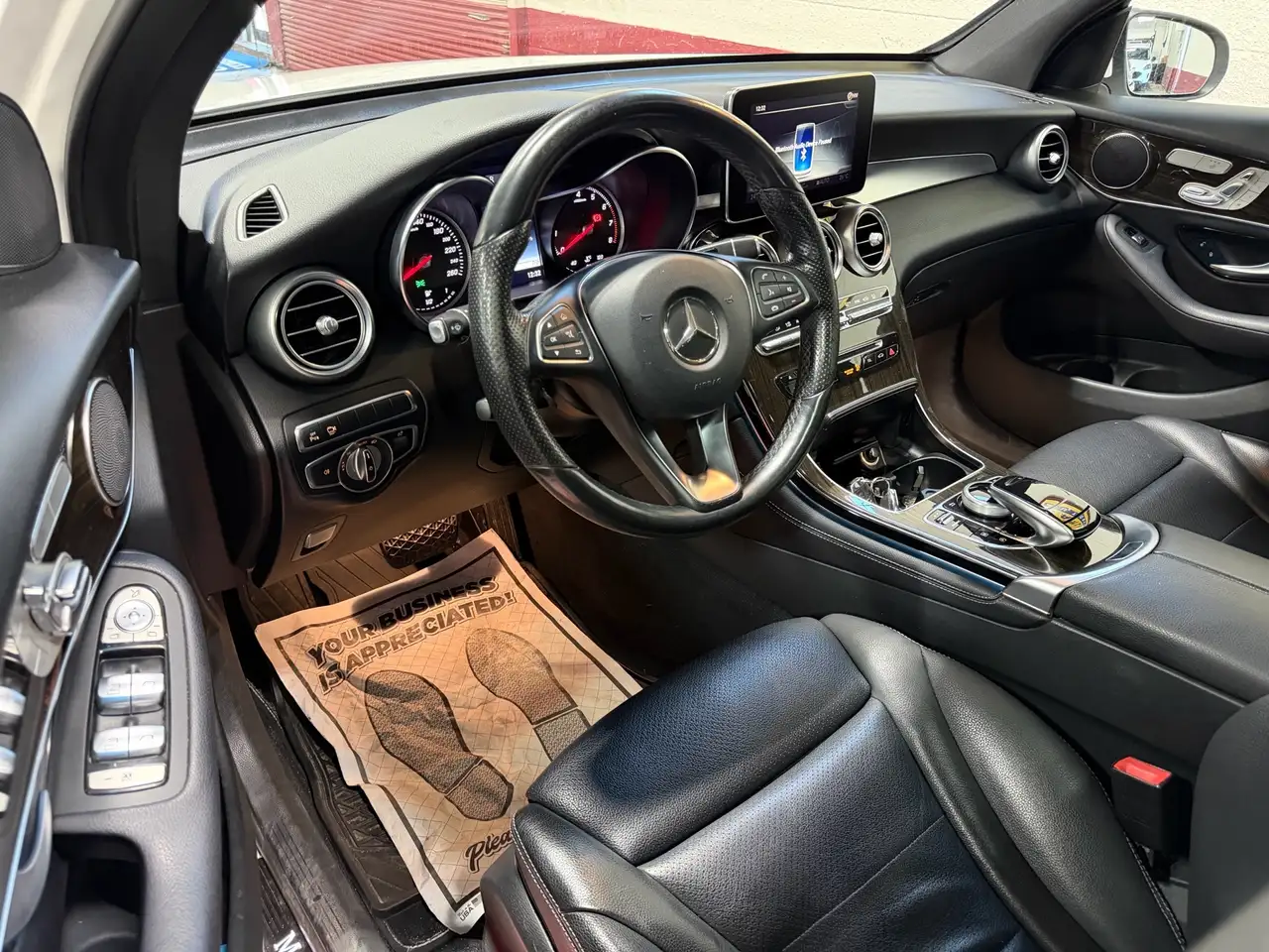 Mercedes-Benz GLC снимка Mercedes-Benz GLC