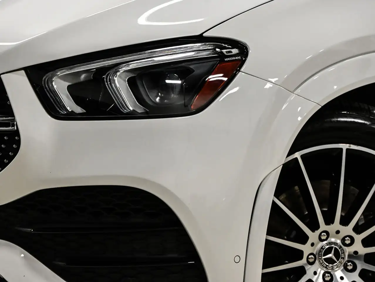 Mercedes-Benz GLE снимка Mercedes-Benz GLE