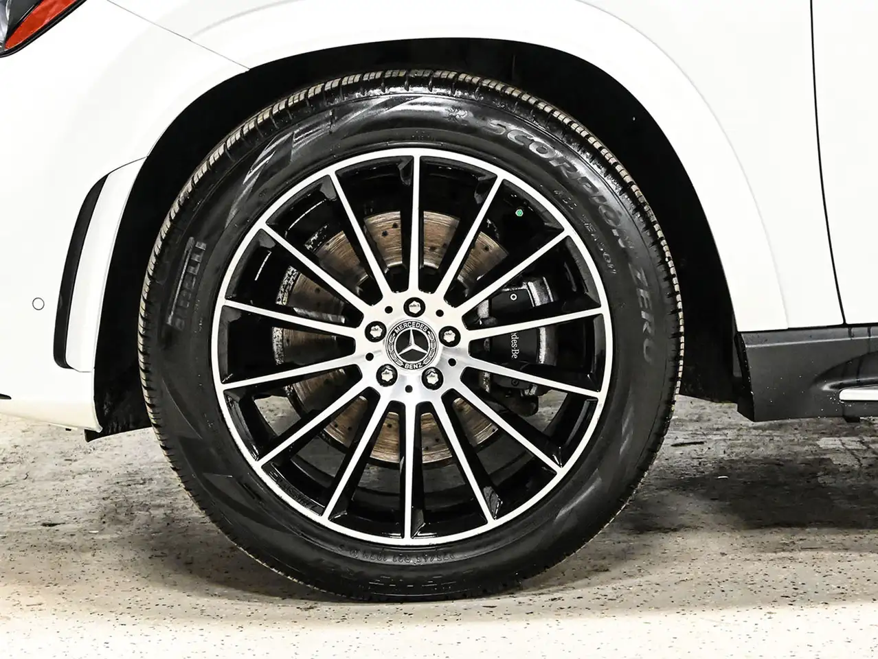 Mercedes-Benz GLE снимка Mercedes-Benz GLE