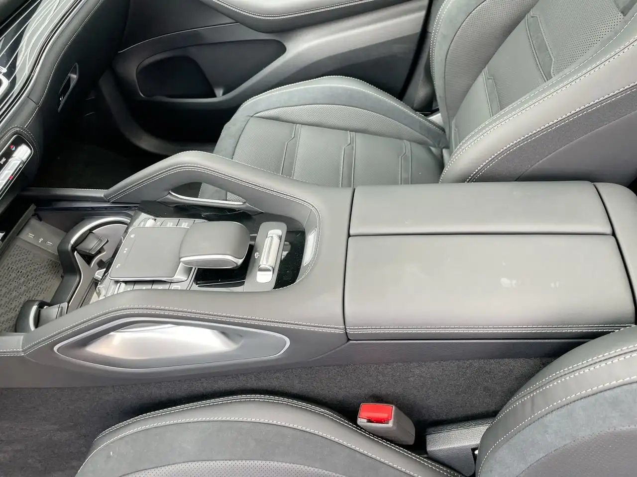 Mercedes-Benz GLE снимка Mercedes-Benz GLE