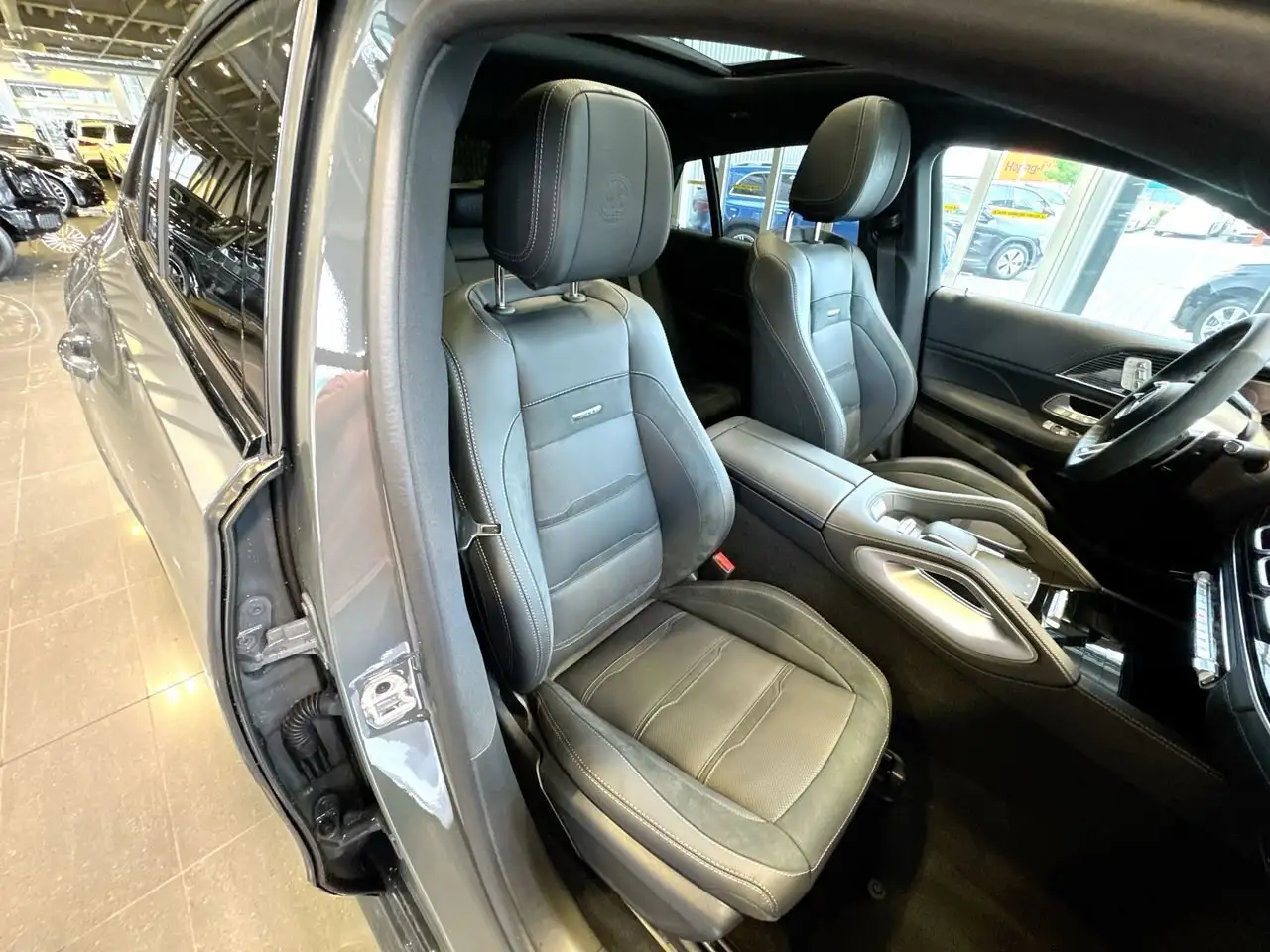 Mercedes-Benz GLE снимка Mercedes-Benz GLE