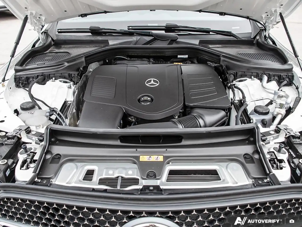 Mercedes-Benz GLC снимка Mercedes-Benz GLC