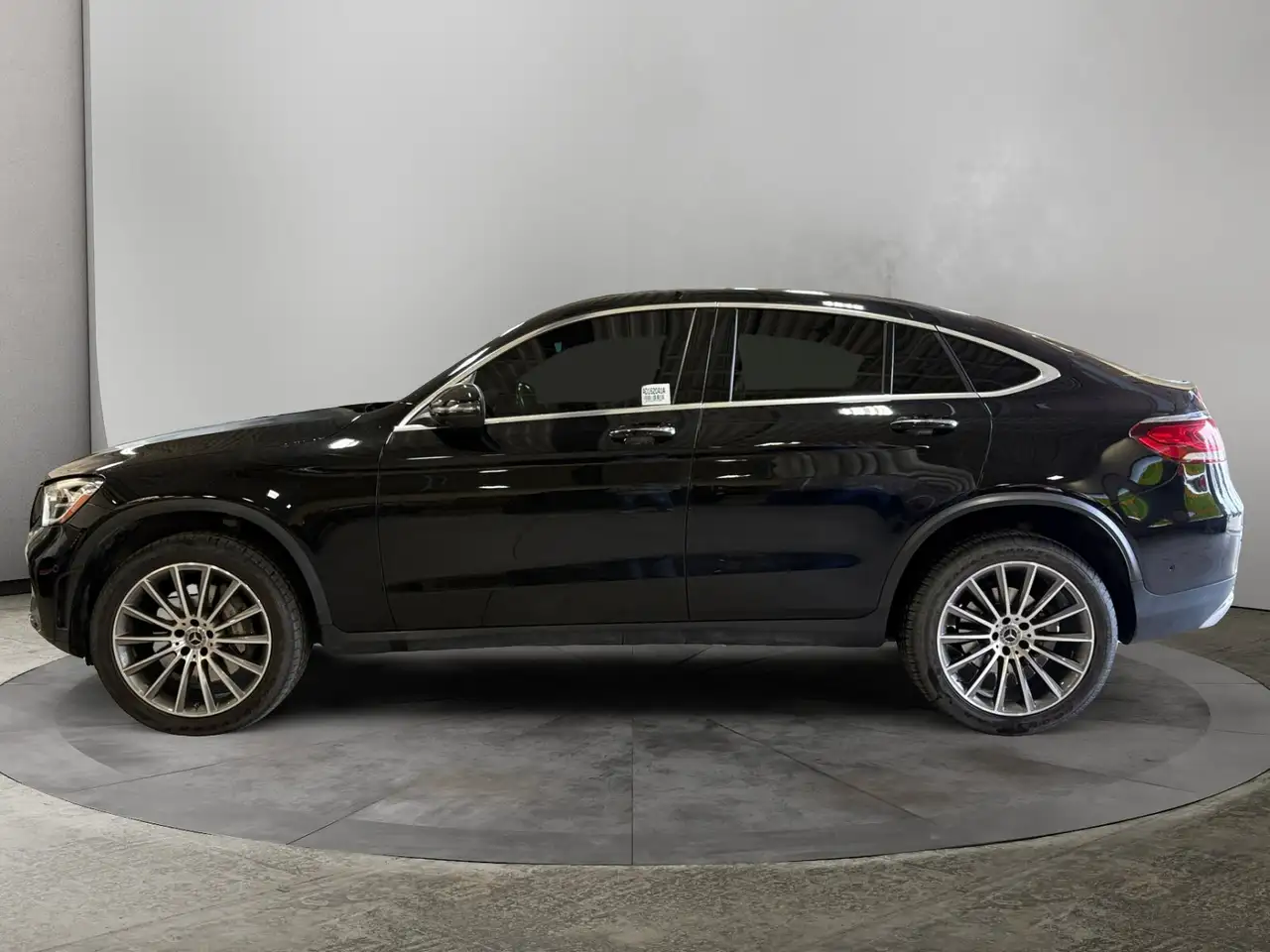 Mercedes-Benz GLC снимка Mercedes-Benz GLC