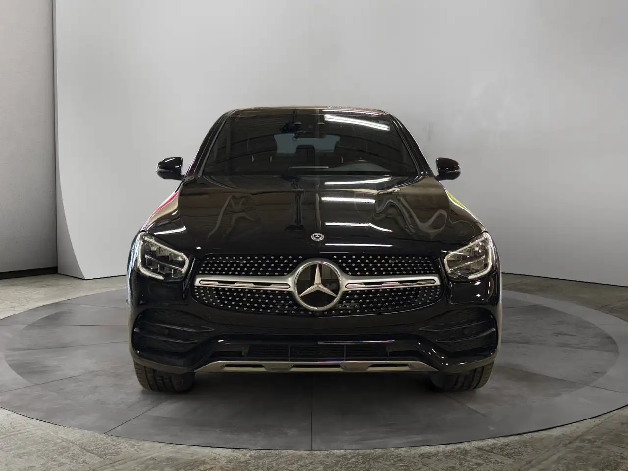 Mercedes-Benz GLC снимка Mercedes-Benz GLC