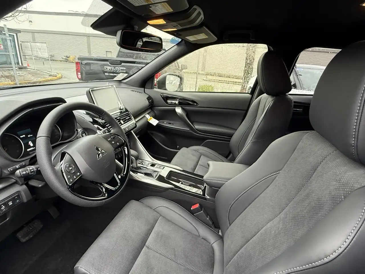 Mitsubishi Eclipse Cross снимка Mitsubishi Eclipse Cross