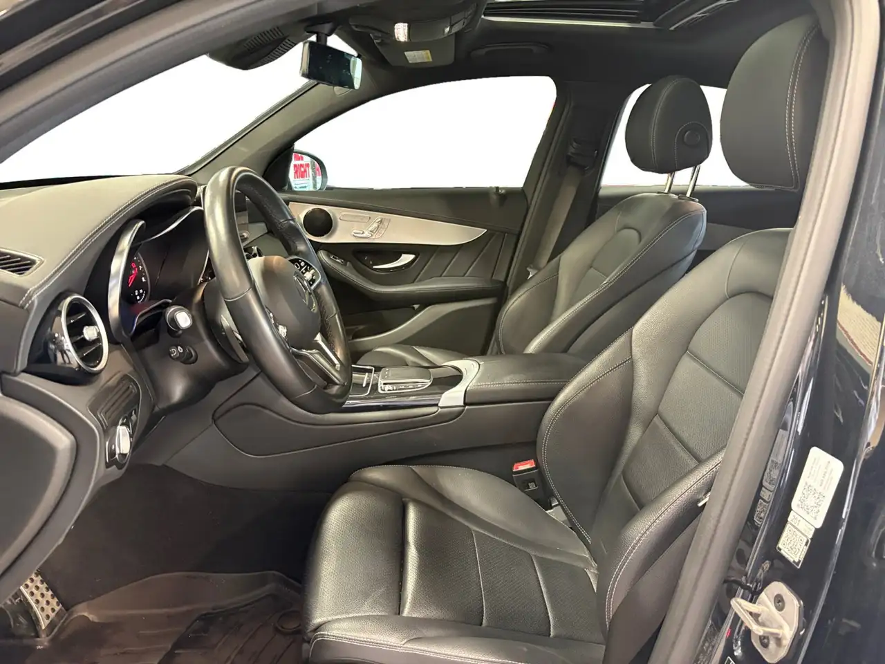 Mercedes-Benz GLC снимка Mercedes-Benz GLC